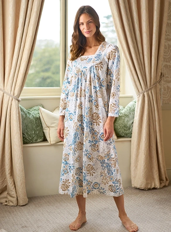 Chemise de nuit d’automne à dentelle