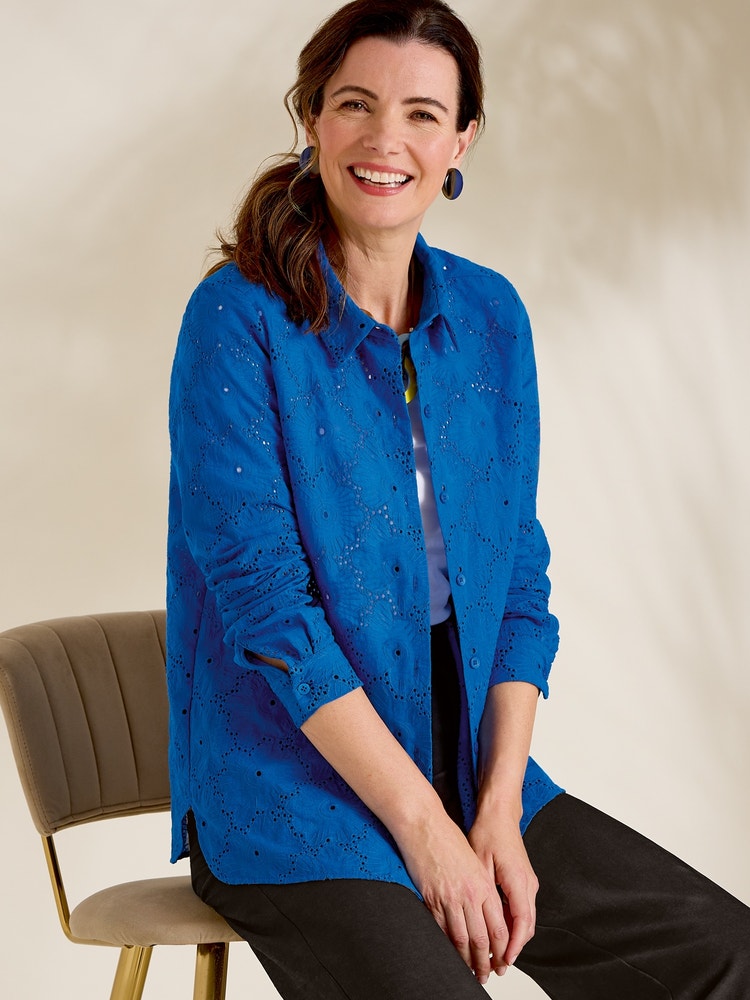 Modèle: 8773 Chemise à broderie en coton cobalt