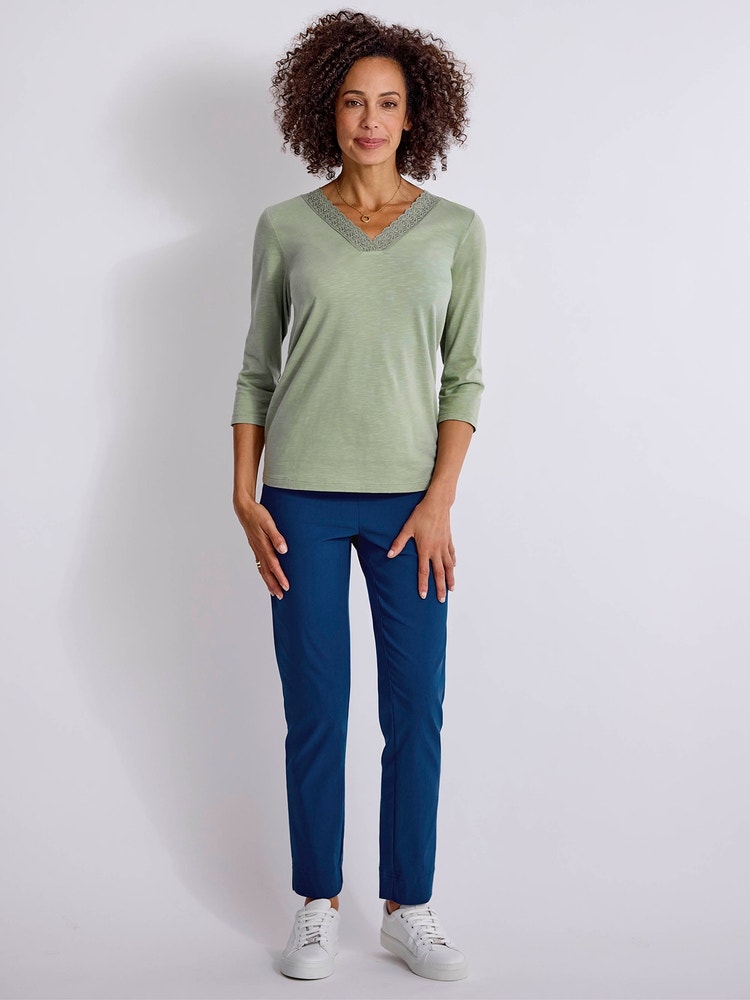 Modèle: 6614 Haut en coton et crochet / Modèle: 7741 Pantalon enfilable stretch
