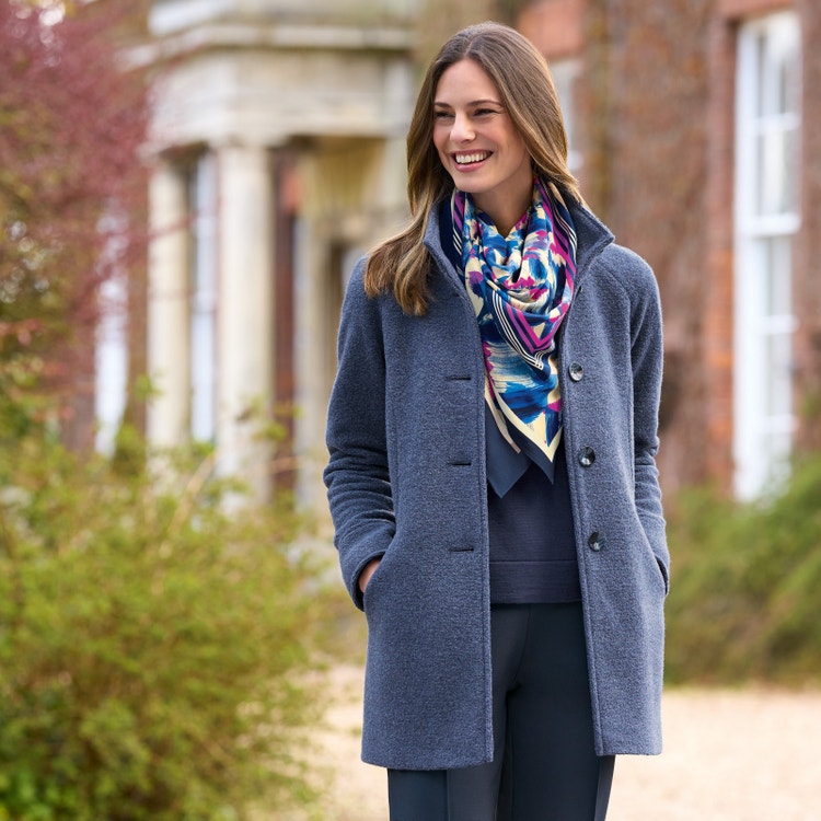 Modèle: 7174 Manteau en laine italienne doublé de satin