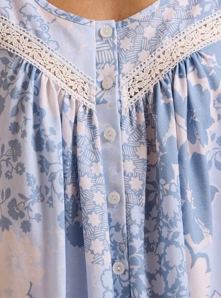 Chemise de nuit en jersey doux bordée de dentelle